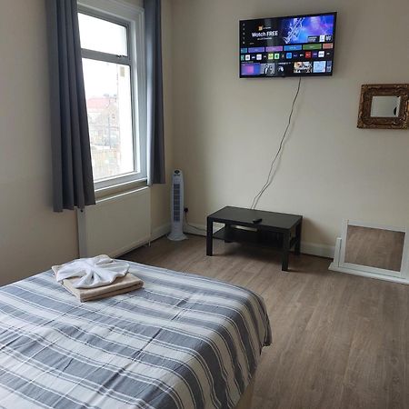 Family Friendly 3 Bedroom Flat Zone 2 - Children Stay Free! 런던 외부 사진